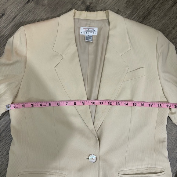 Talbots Petites Women’s Sz 6 Cream Ivory 100% Silk Blazer Jacket Lined Button - Picture 9 of 16